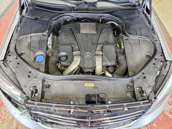 2017 MERCEDES-BENZ S S550-4M — Engine bay