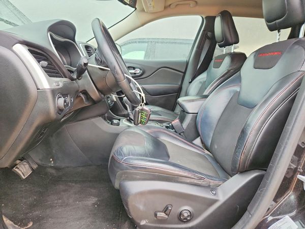 2015 JEEP CHEROKEE — DENT