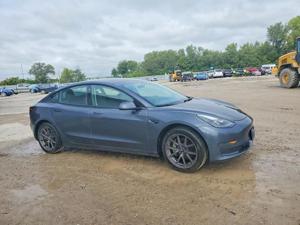 2022 TESLA MODEL 3 — Passenger 3/4