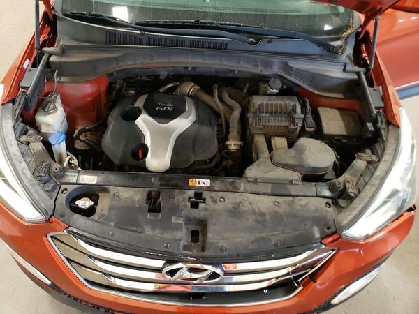 2013 HYUNDAI SANTA FE — Engine bay
