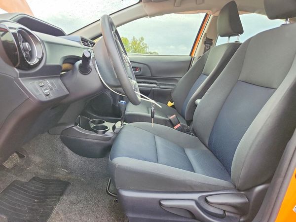2015 TOYOTA PRIUS — DENT