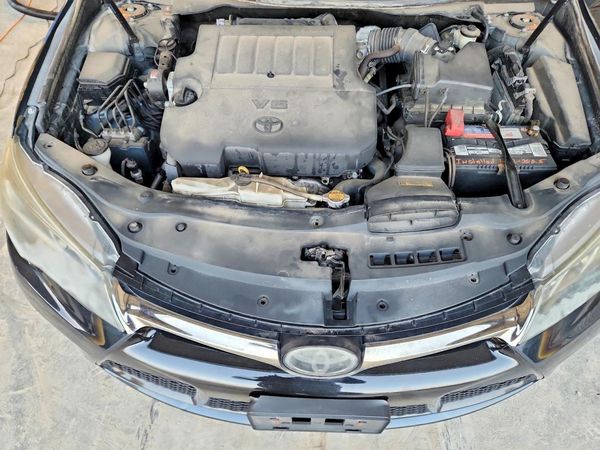 2015 TOYOTA CAMRY — Engine bay