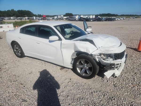 2015 DODGE CHARGER SXT — Passenger 3/4