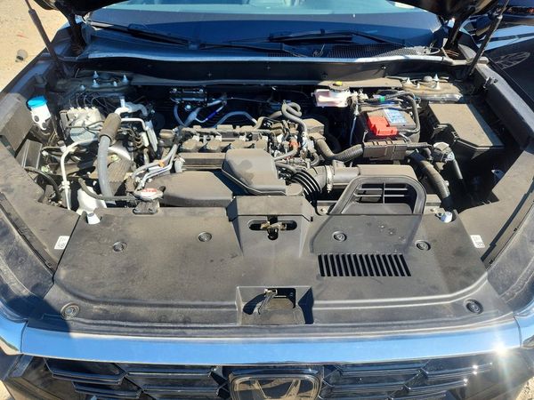 2025 HONDA CR-V — Engine bay