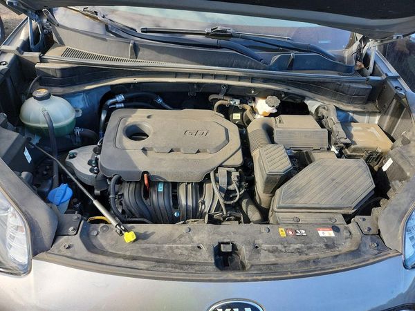 2020 KIA SPORTAGE LX — Engine bay