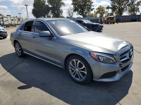 2016 MERCEDES-BENZ C — Passenger 3/4