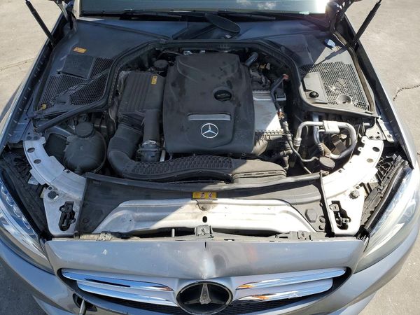 2016 MERCEDES-BENZ C — Engine bay