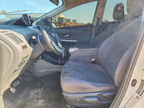 2013 TOYOTA PRIUS — DENT