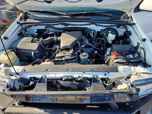 2013 TOYOTA TACOMA Delux — Engine bay
