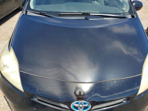 2014 TOYOTA PRIUS — Engine bay