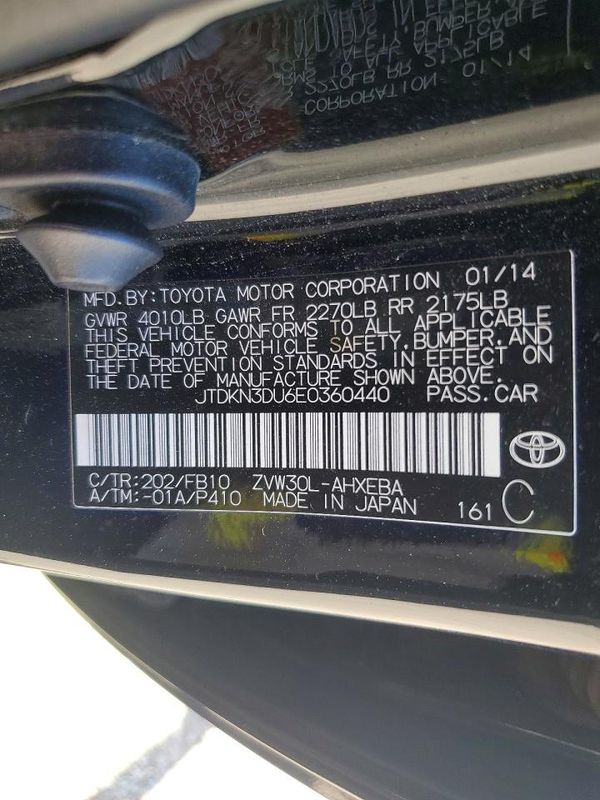 2014 TOYOTA PRIUS — VINS