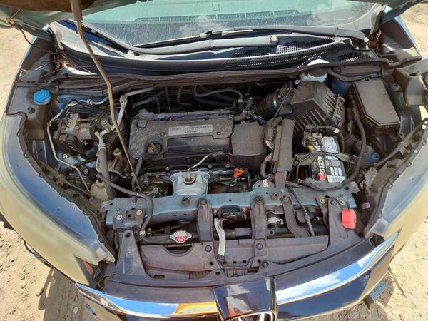 2015 HONDA CRV LX — Engine bay