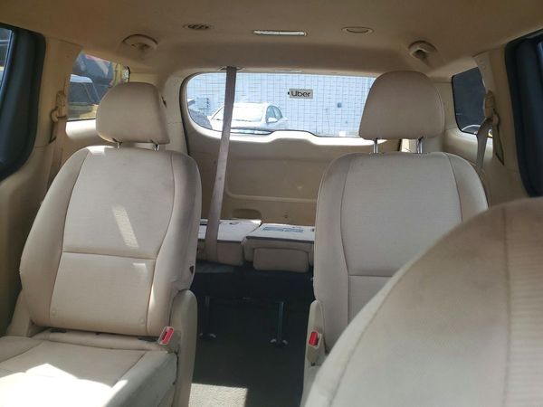 2015 KIA SEDONA GL - Middle-low — SUVN
