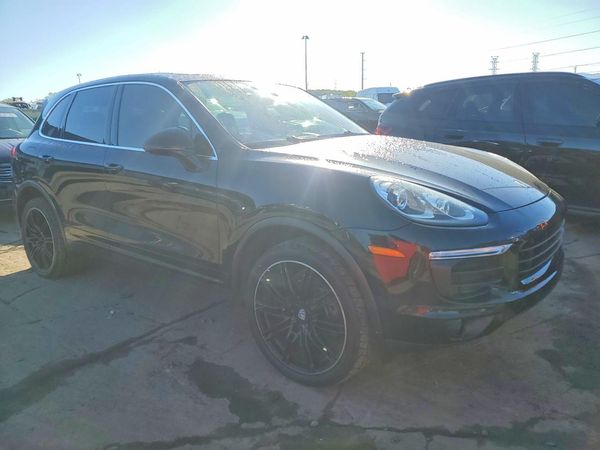 2016 PORSCHE CAYENNE — Passenger 3/4