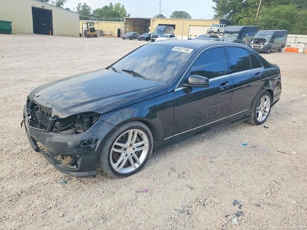 2013 MERCEDES-BENZ C — Front 3/4