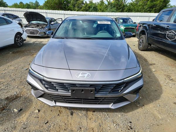 2025 HYUNDAI ELANTRA SEL Sport — DIRF