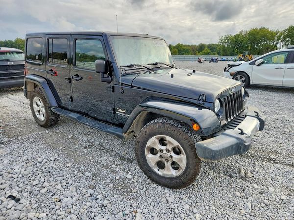 2015 JEEP WRANGLER UNLIMITED Sahara — Passenger 3/4
