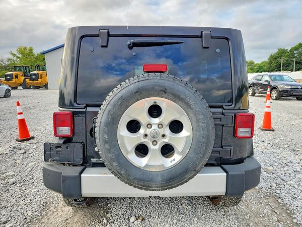 2015 JEEP WRANGLER UNLIMITED Sahara — DIRR