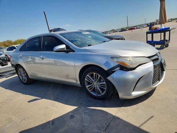 2017 TOYOTA CAMRY LE/SE/XLE/XSE — Passenger 3/4