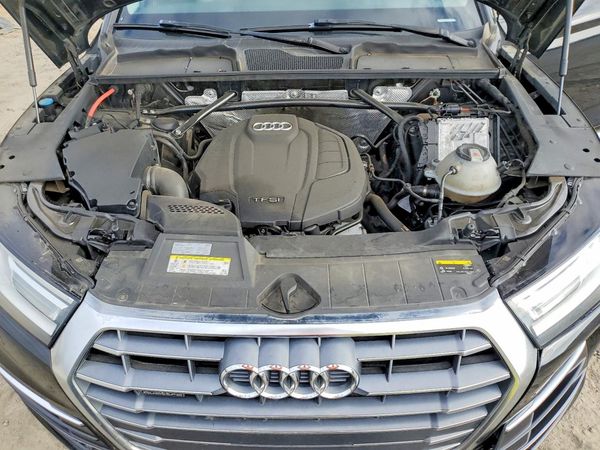 2018 AUDI Q5 — Engine bay