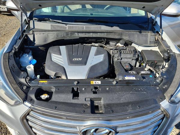 2017 HYUNDAI SANTA FE GI — Engine bay