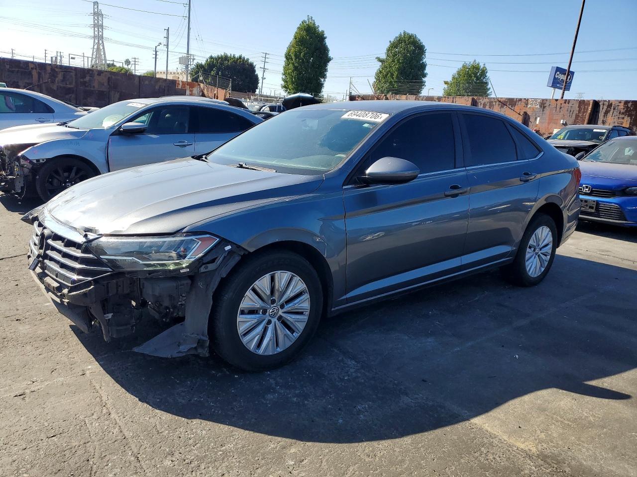 2019 VOLKSWAGEN JETTA — Front 3/4