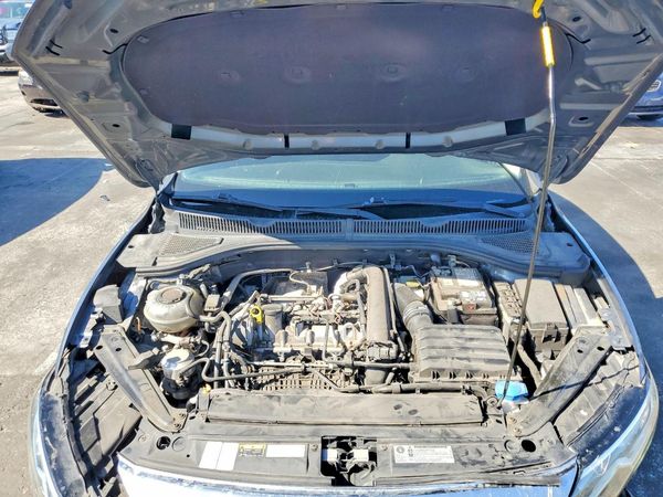 2019 VOLKSWAGEN JETTA — Engine bay