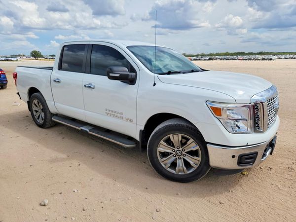 2018 NISSAN TITAN — Passenger 3/4