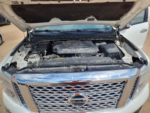 2018 NISSAN TITAN — Engine bay