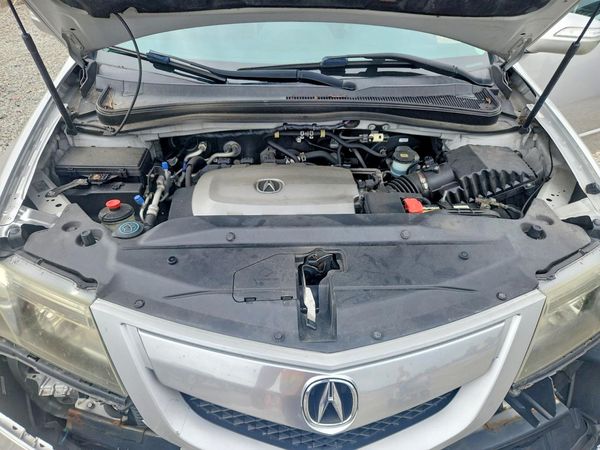 2013 ACURA MDX Tech — Engine bay
