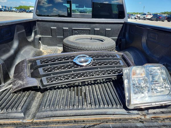 2022 NISSAN TITAN — LOOS