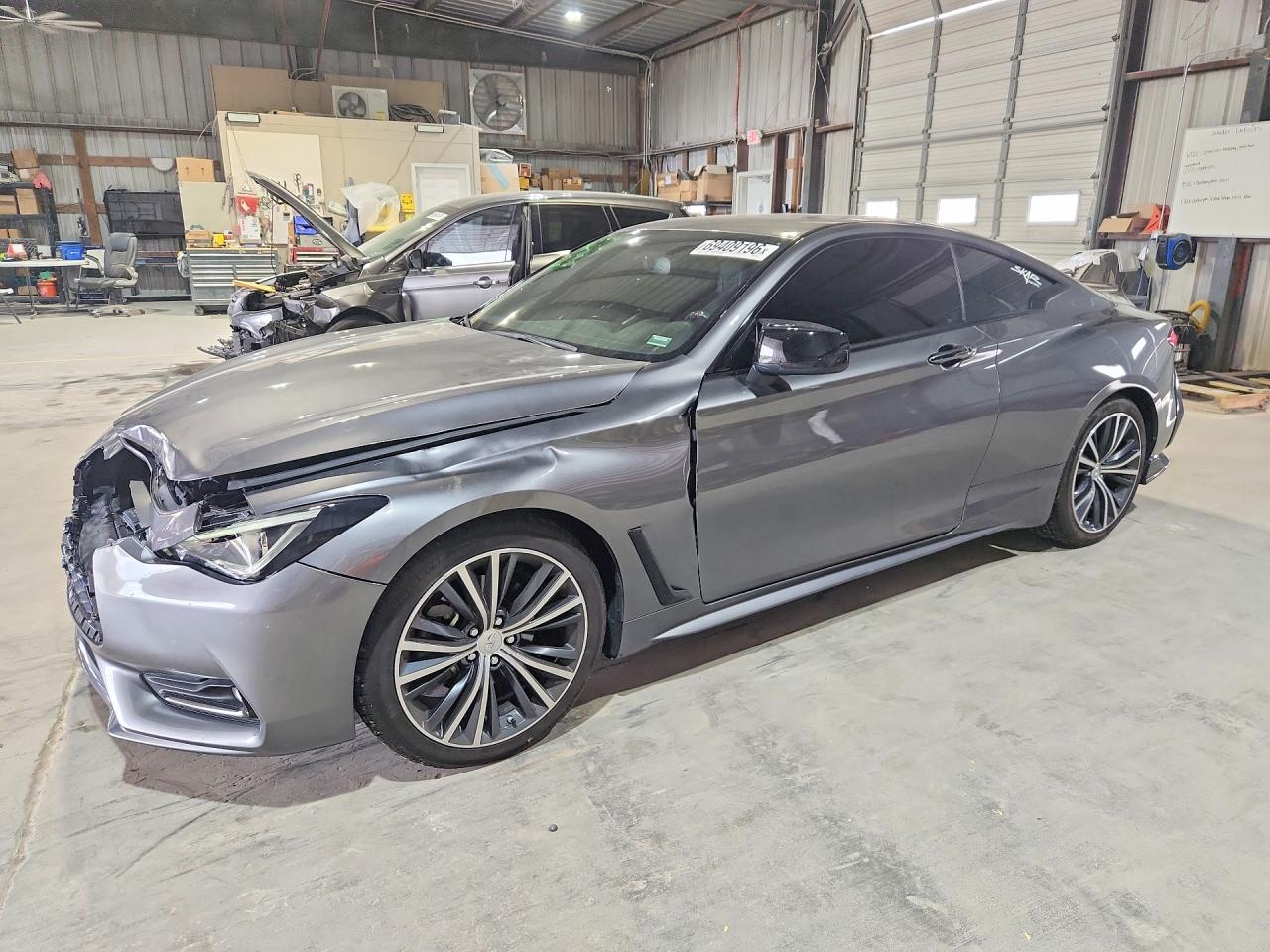 2019 INFINITI Q60 — Front 3/4