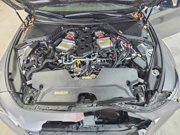 2019 INFINITI Q60 — Engine bay