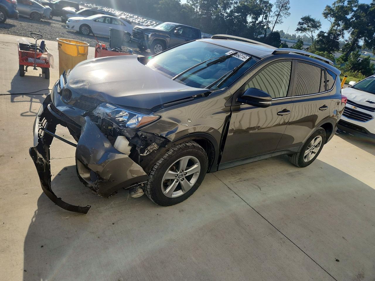 2015 TOYOTA RAV4 — Front 3/4