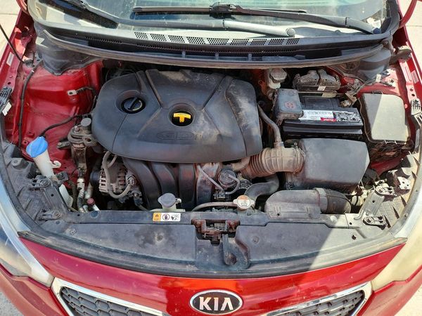 2014 KIA FORTE — Engine bay