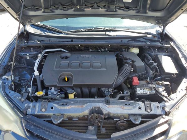2015 TOYOTA COROLLA L/LE — Engine bay