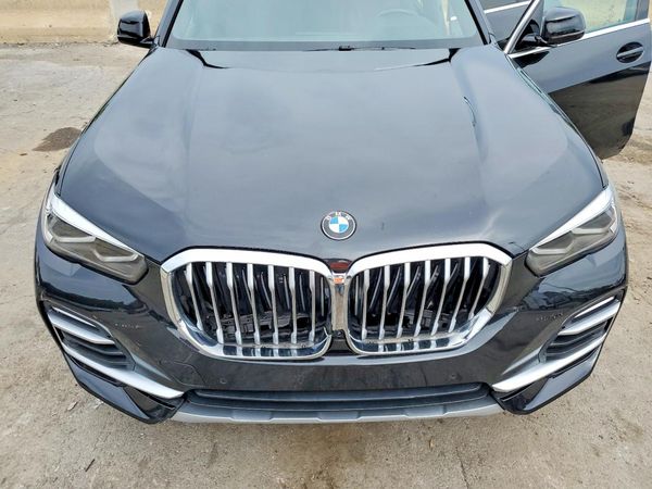 2019 BMW X5 — Engine bay