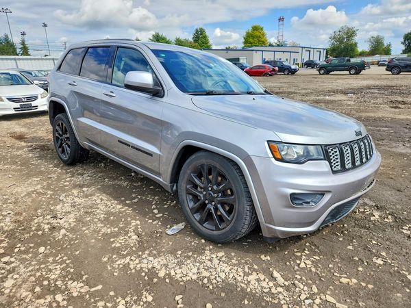 2017 JEEP GRAND CHEROKEE — Passenger 3/4