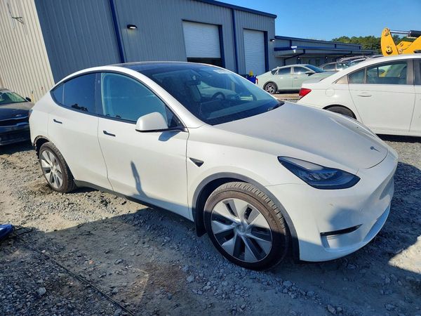 2021 TESLA MODEL Y — Passenger 3/4