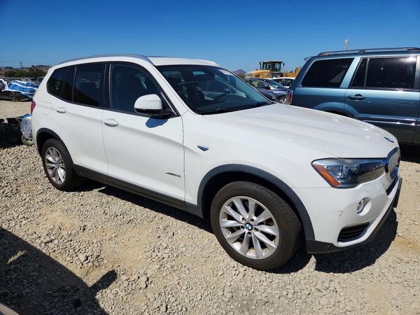 2017 BMW X3 xDrive28i — Passenger 3/4