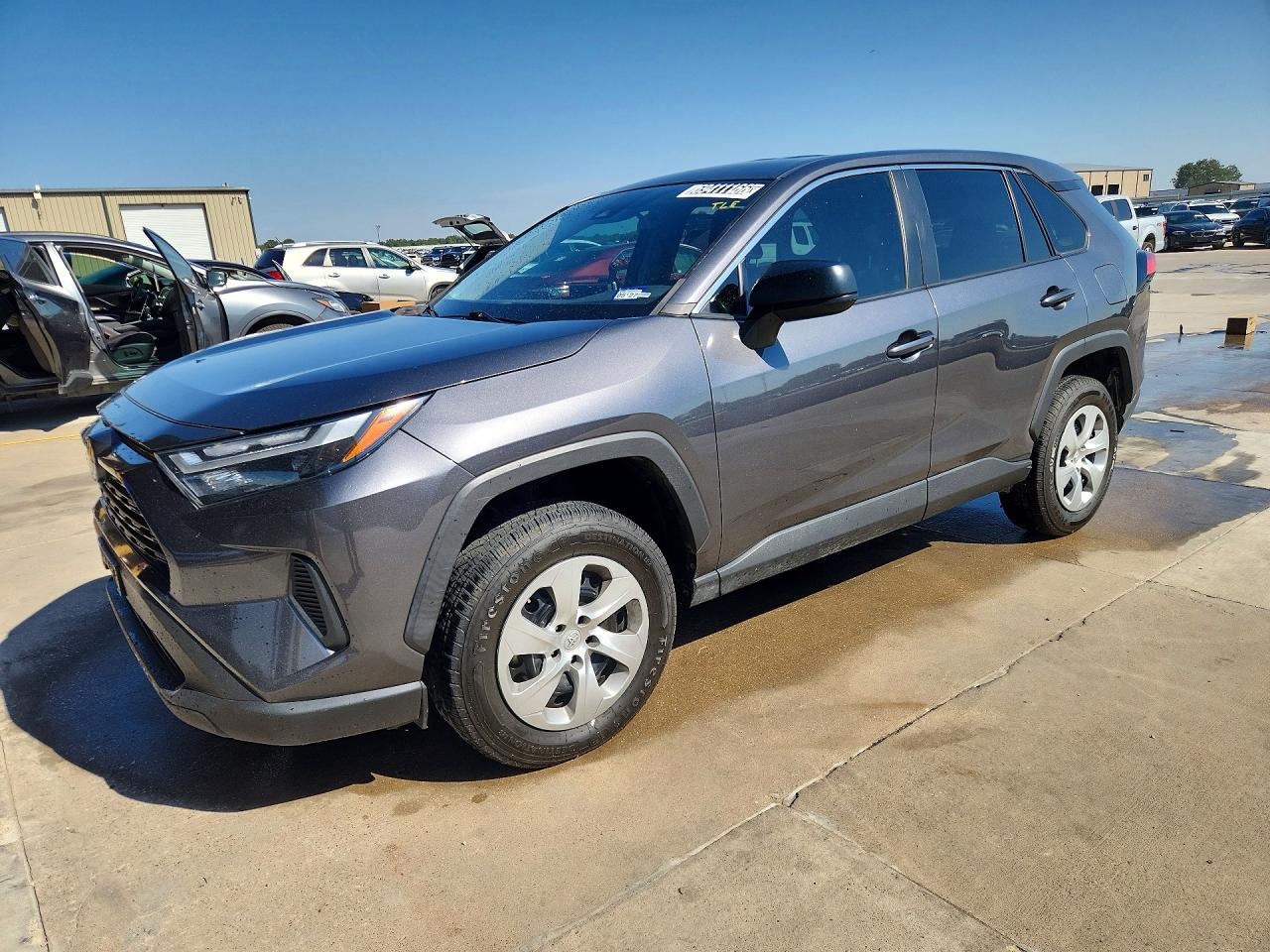 2023 TOYOTA RAV4 LE — Front 3/4