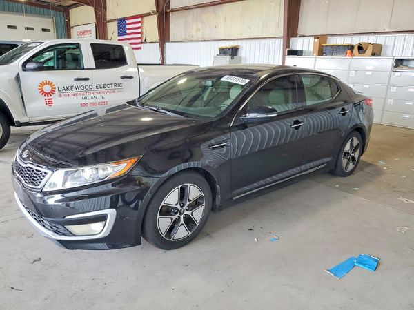2013 KIA OPTIMA — Front 3/4
