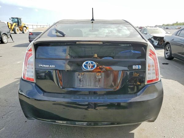 2015 TOYOTA PRIUS — DIRR
