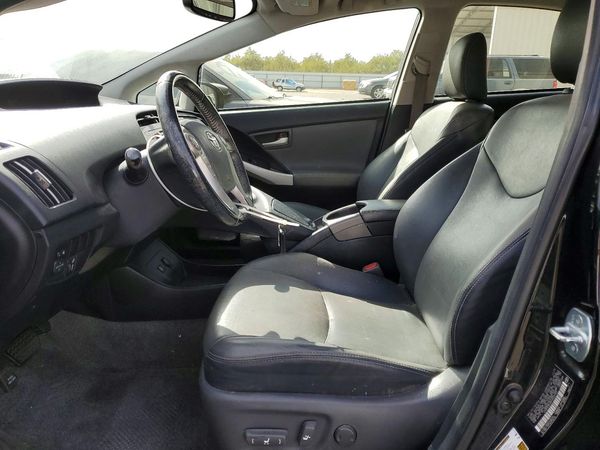 2015 TOYOTA PRIUS — DENT