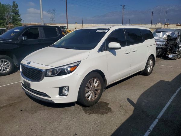 2015 KIA SEDONA — DSFA — Front 3/4