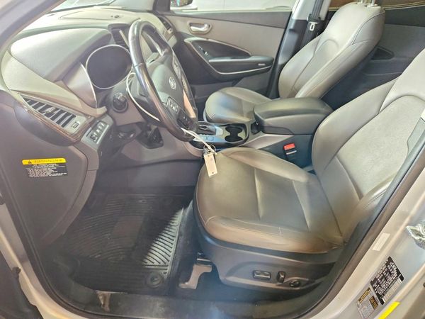 2017 HYUNDAI SANTA FE — DENT