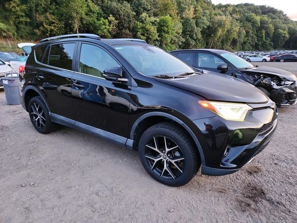 2017 TOYOTA RAV4 SE — Passenger 3/4