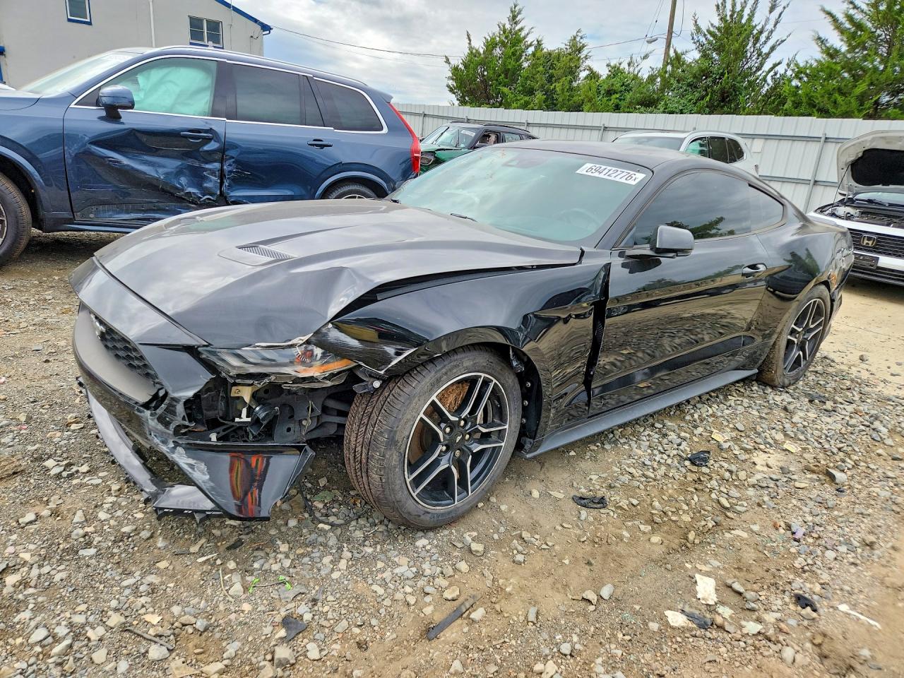 2019 FORD MUSTANG I4 Coupe — Front 3/4
