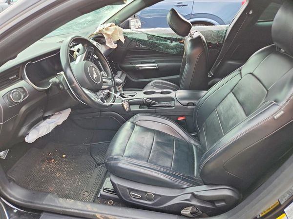 2019 FORD MUSTANG I4 Coupe — DENT