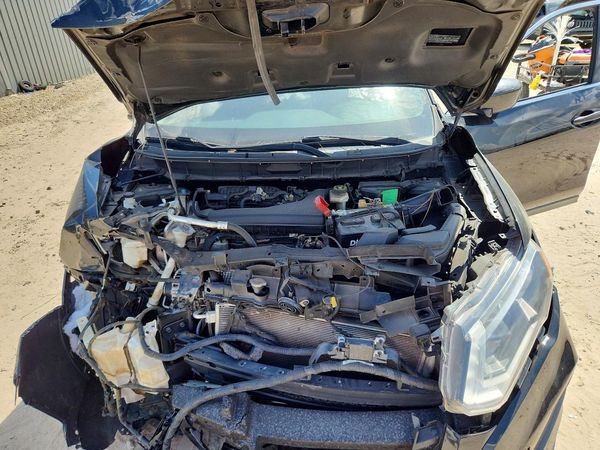 2018 NISSAN ROGUE — Engine bay